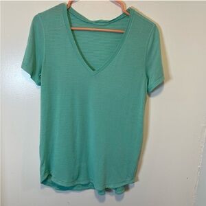 lululemon v-neck short sleeve t-shirt - light teal - 8-10
